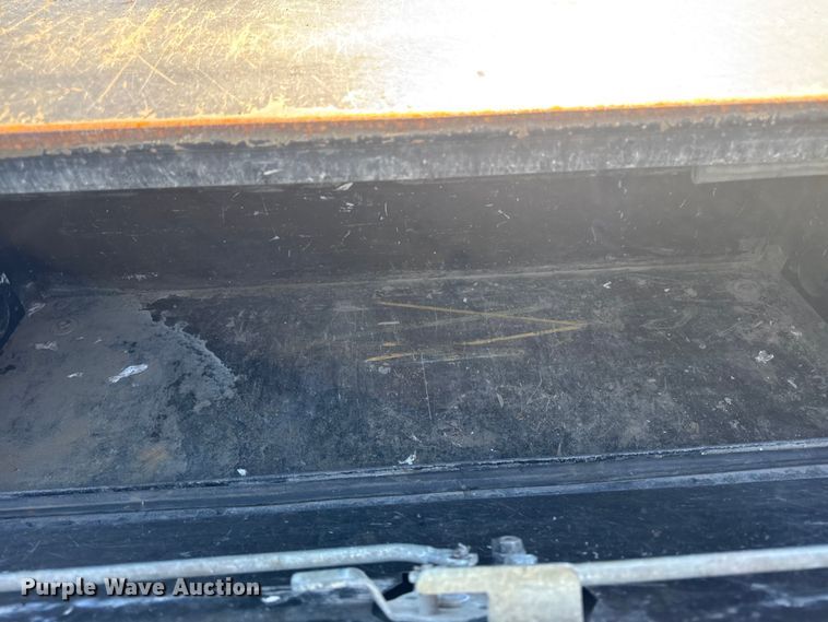 image for item EA2001 2016 Ford F450 flatbed truck