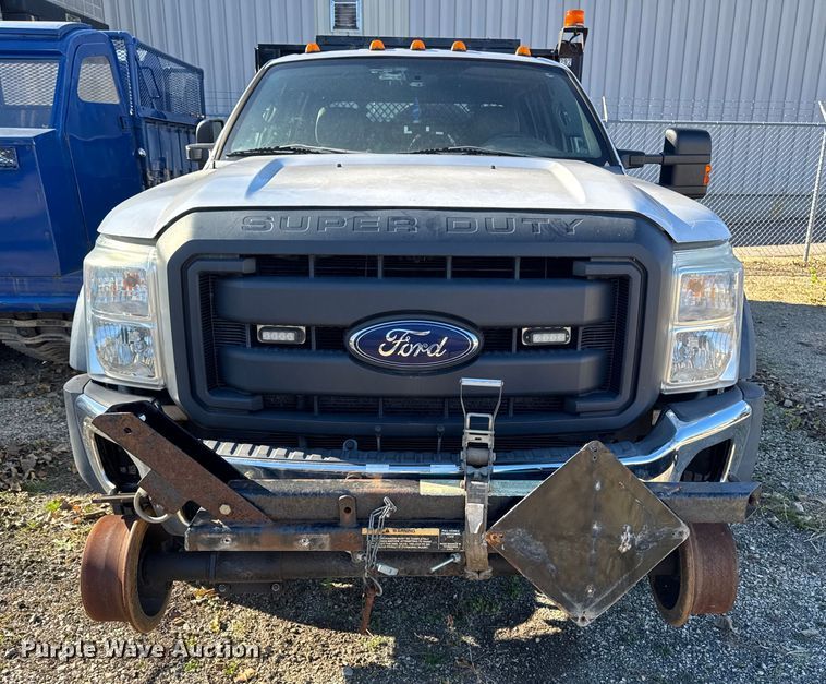 image for item EA2001 2016 Ford F450 flatbed truck