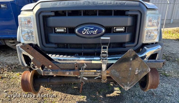 image for item EA2001 2016 Ford F450 flatbed truck