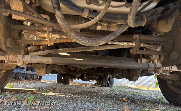 image for item EA2001 2016 Ford F450 flatbed truck