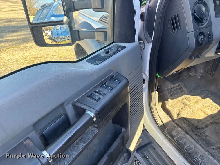 image for item EA2001 2016 Ford F450 flatbed truck