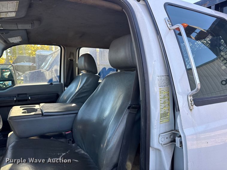 image for item EA2001 2016 Ford F450 flatbed truck