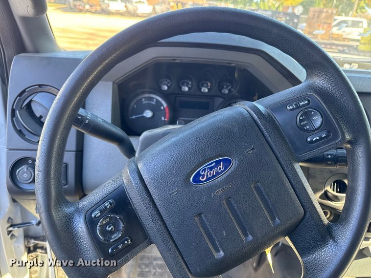 image for item EA2001 2016 Ford F450 flatbed truck