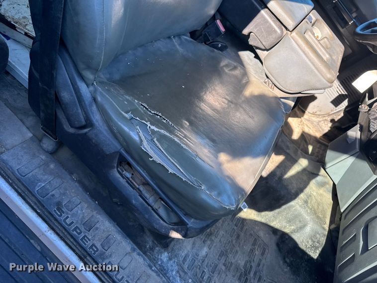 image for item EA2001 2016 Ford F450 flatbed truck