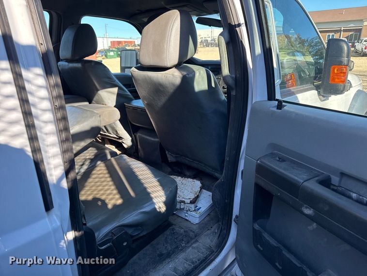 image for item EA2001 2016 Ford F450 flatbed truck