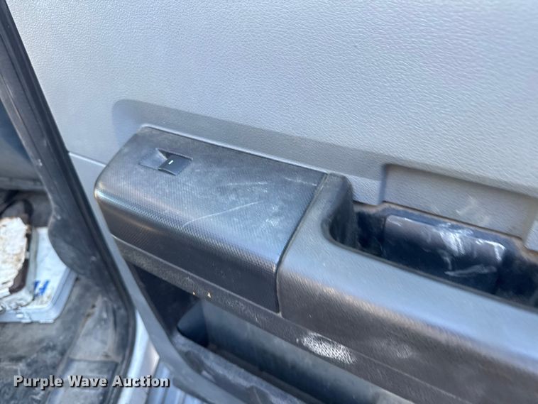 image for item EA2001 2016 Ford F450 flatbed truck