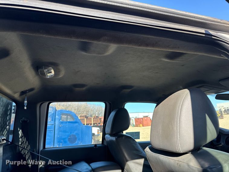 image for item EA2001 2016 Ford F450 flatbed truck