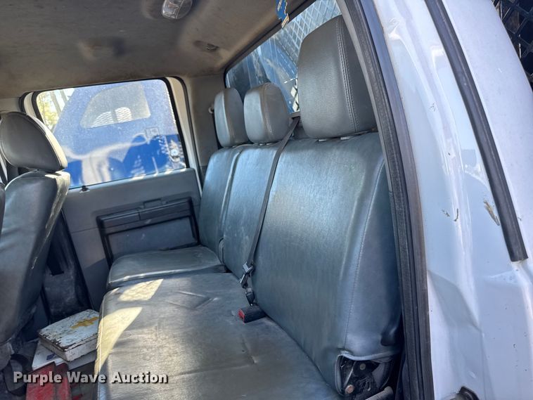 image for item EA2001 2016 Ford F450 flatbed truck