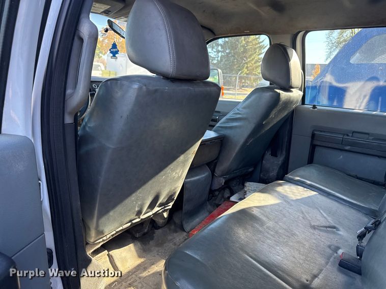 image for item EA2001 2016 Ford F450 flatbed truck