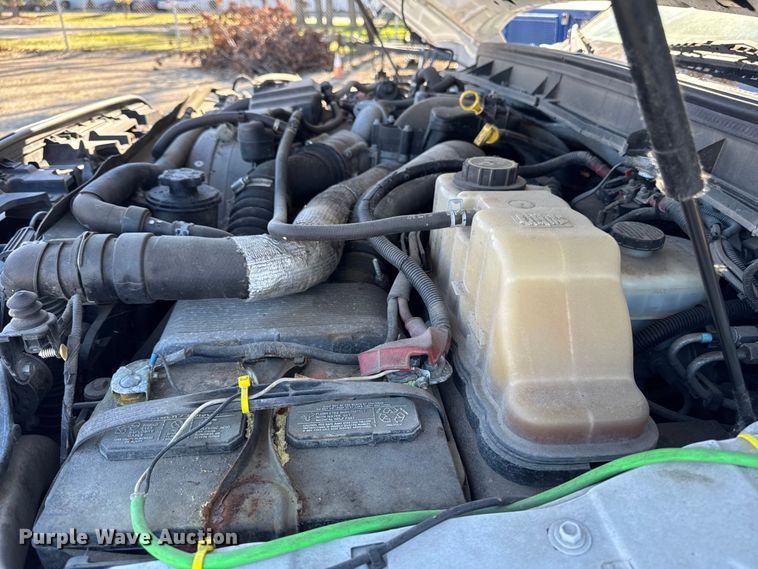 image for item EA2001 2016 Ford F450 flatbed truck