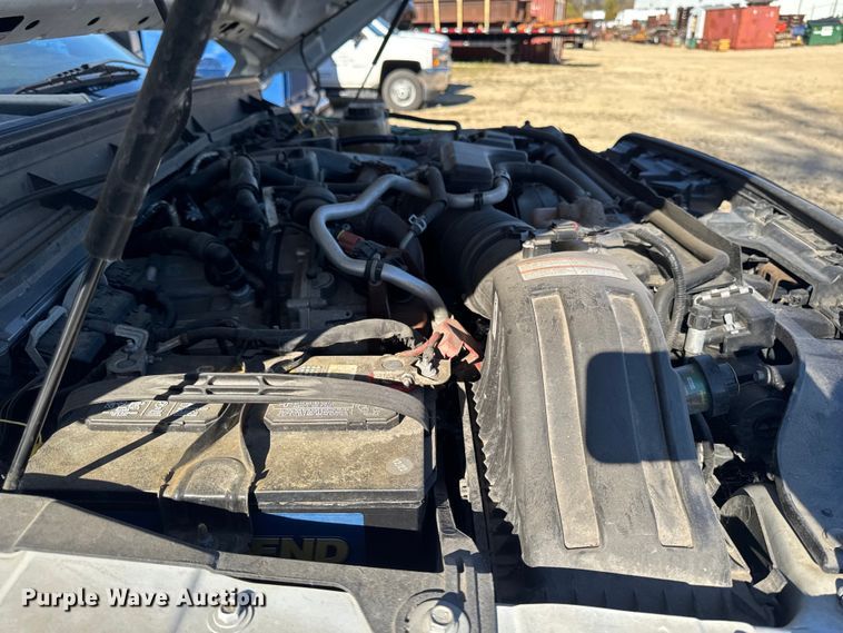 image for item EA2001 2016 Ford F450 flatbed truck