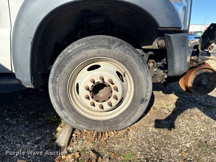 image for item EA2001 2016 Ford F450 flatbed truck