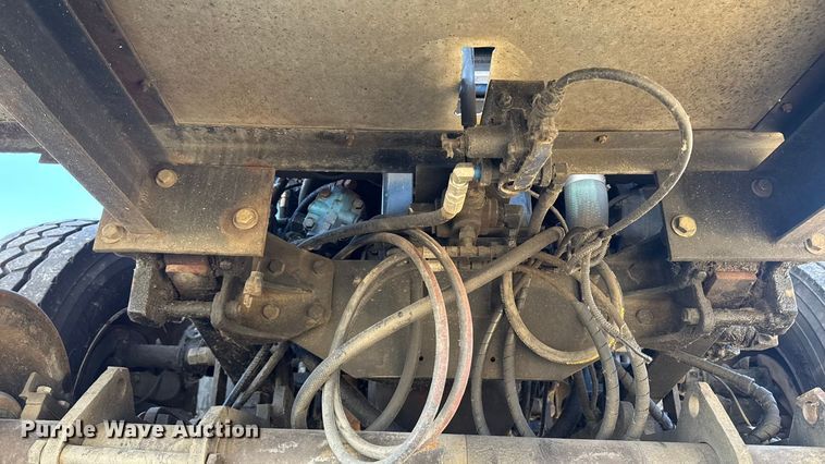 image for item EA2003 2003 Mack RB688S crane truck