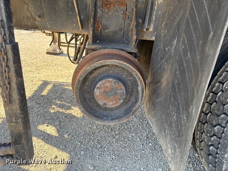 image for item EA2003 2003 Mack RB688S crane truck