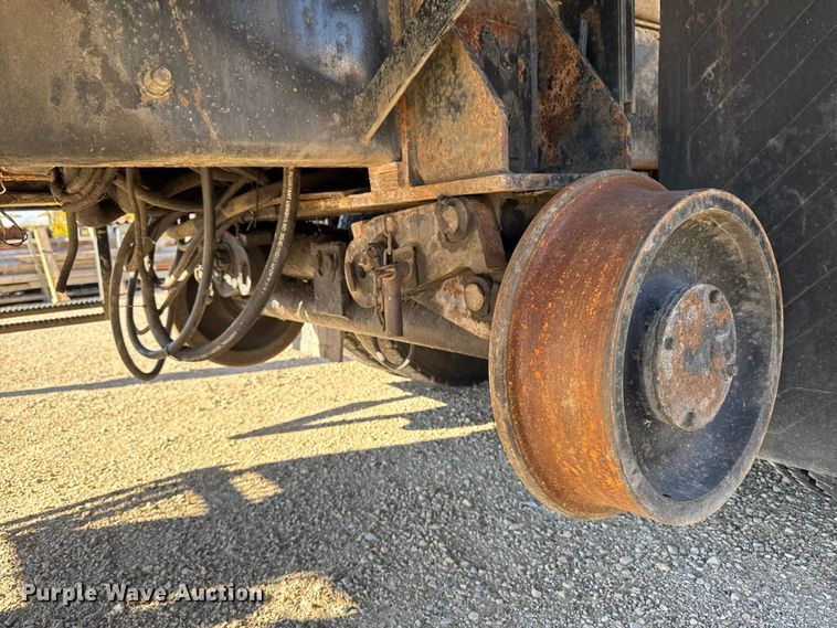 image for item EA2003 2003 Mack RB688S crane truck