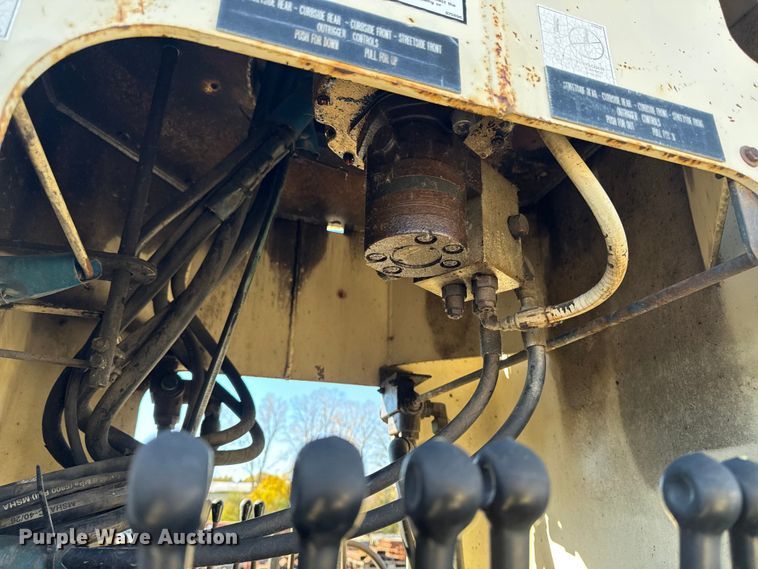 image for item EA2003 2003 Mack RB688S crane truck