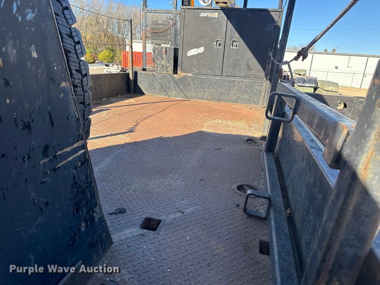 image for item EA2003 2003 Mack RB688S crane truck