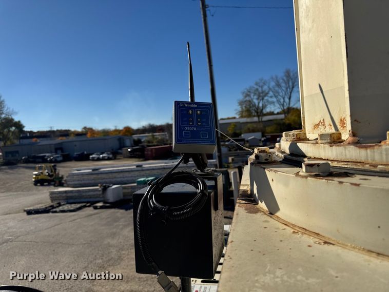 image for item EA2003 2003 Mack RB688S crane truck