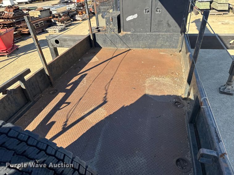 image for item EA2003 2003 Mack RB688S crane truck