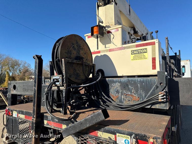 image for item EA2003 2003 Mack RB688S crane truck