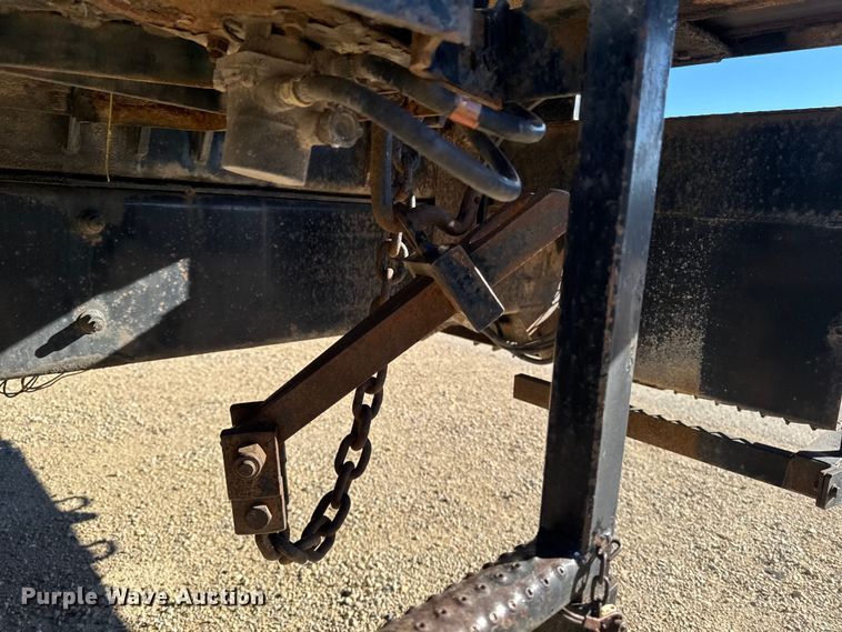 image for item EA2003 2003 Mack RB688S crane truck