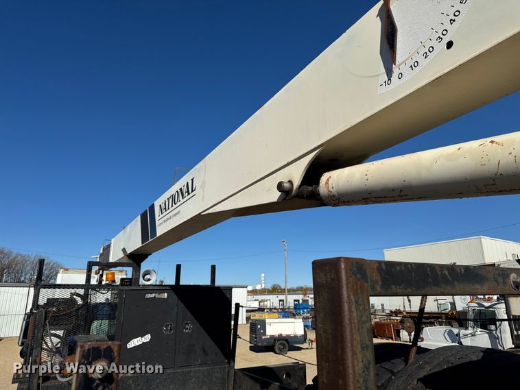 image for item EA2003 2003 Mack RB688S crane truck