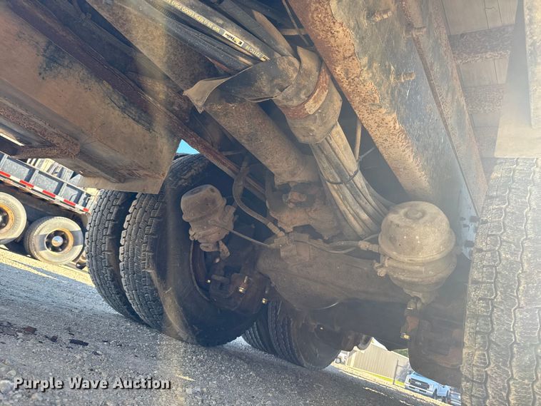 image for item EA2003 2003 Mack RB688S crane truck