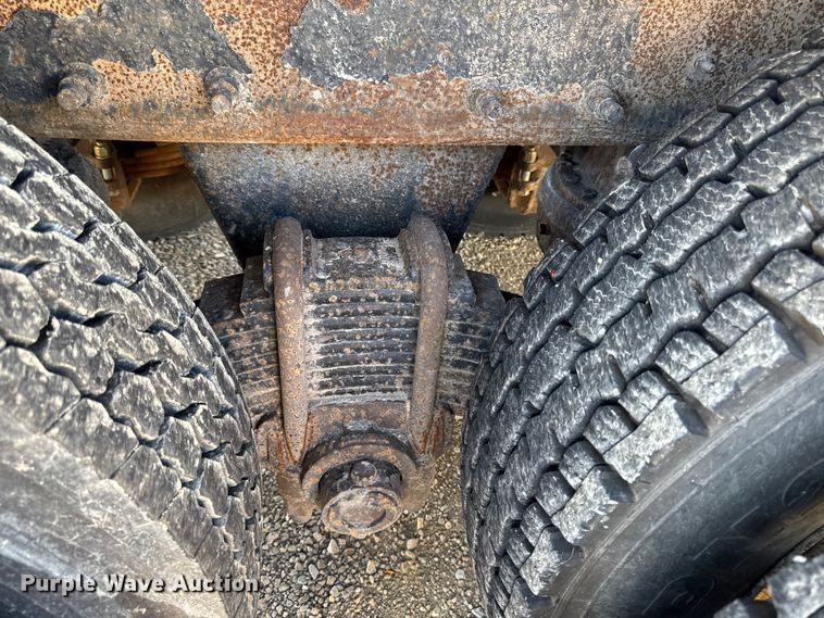 image for item EA2003 2003 Mack RB688S crane truck