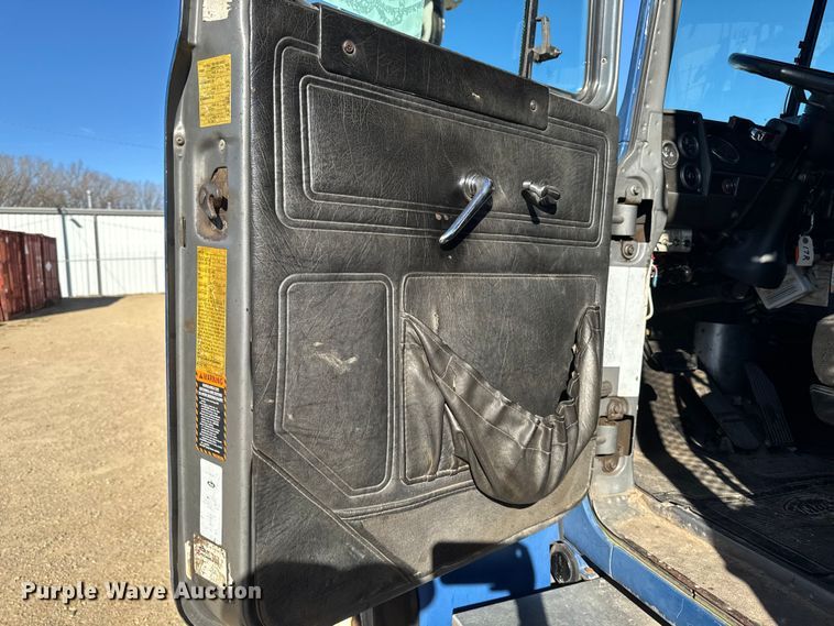 image for item EA2003 2003 Mack RB688S crane truck