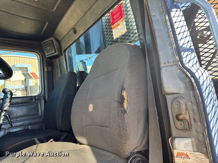 image for item EA2003 2003 Mack RB688S crane truck