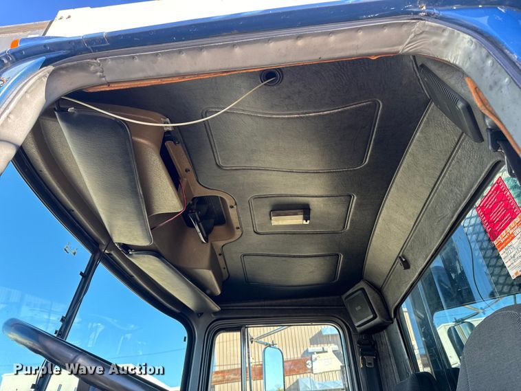 image for item EA2003 2003 Mack RB688S crane truck