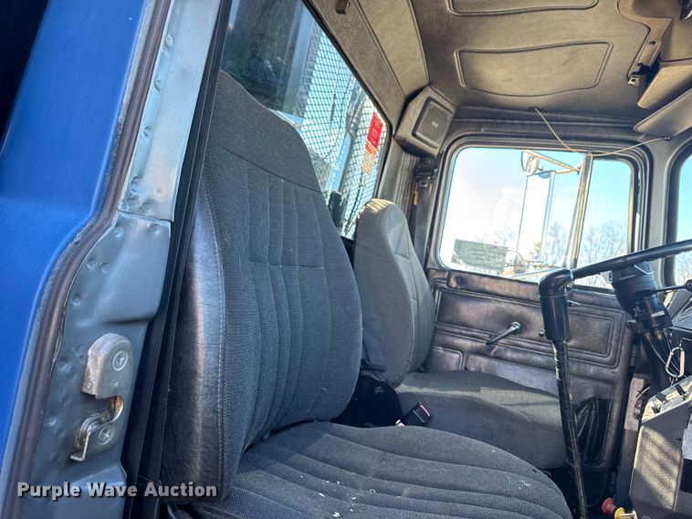 image for item EA2003 2003 Mack RB688S crane truck