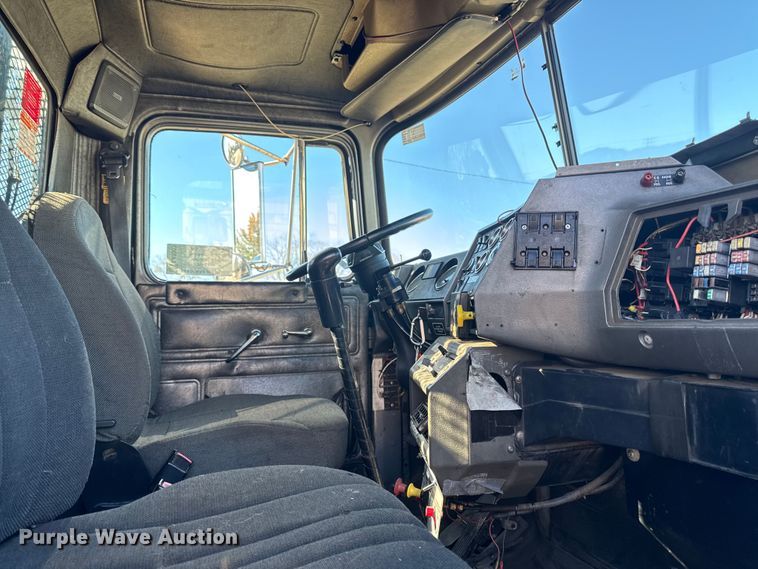 image for item EA2003 2003 Mack RB688S crane truck