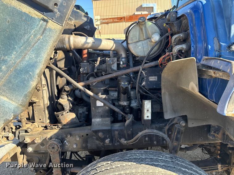 image for item EA2003 2003 Mack RB688S crane truck