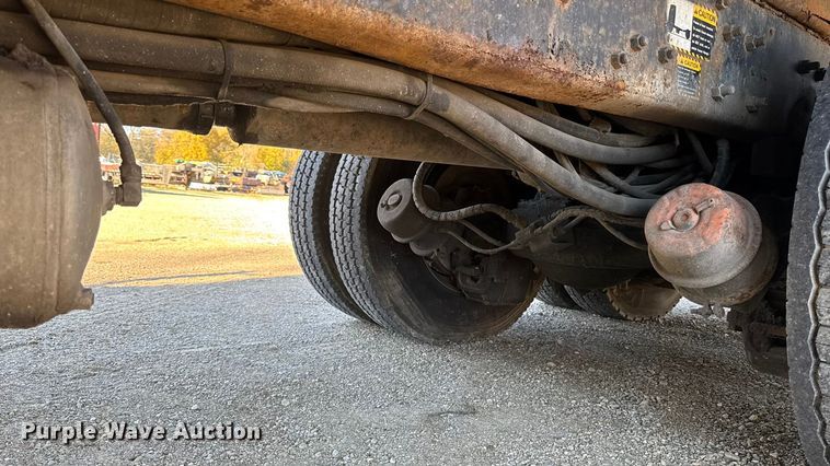 image for item EA2004 1996 Mack RB690S crane truck