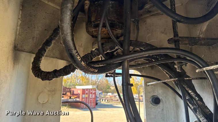 image for item EA2004 1996 Mack RB690S crane truck