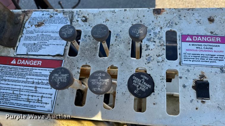 image for item EA2004 1996 Mack RB690S crane truck