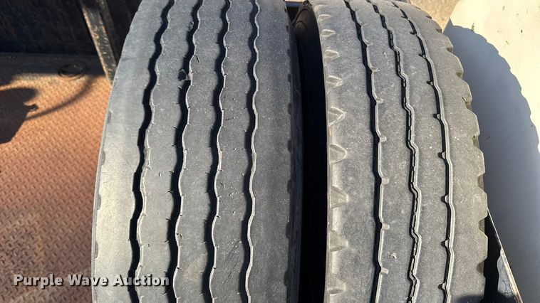 image for item EA2004 1996 Mack RB690S crane truck