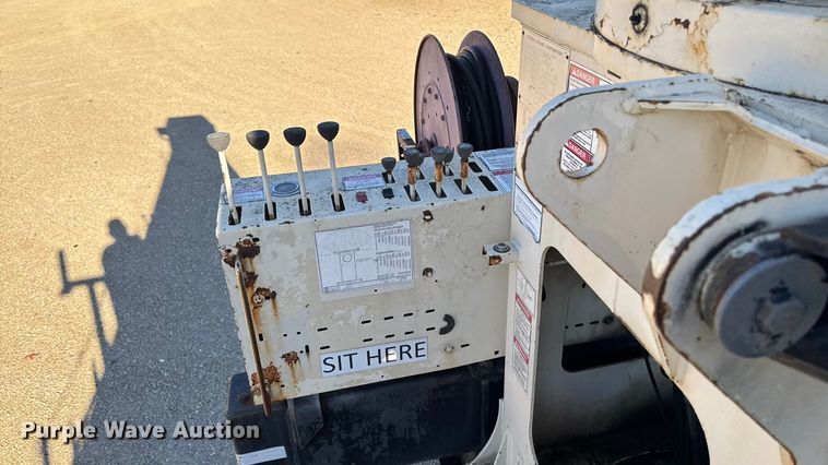 image for item EA2004 1996 Mack RB690S crane truck