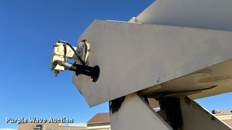 image for item EA2004 1996 Mack RB690S crane truck