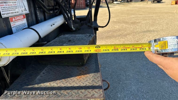 image for item EA2004 1996 Mack RB690S crane truck