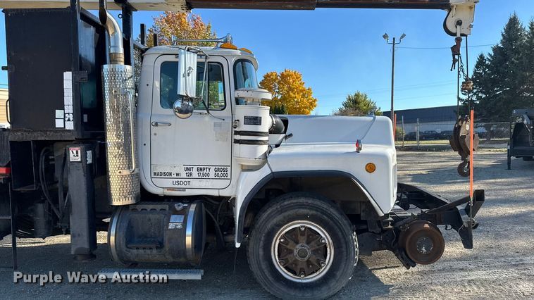 image for item EA2004 1996 Mack RB690S crane truck