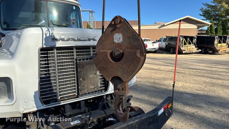 image for item EA2004 1996 Mack RB690S crane truck