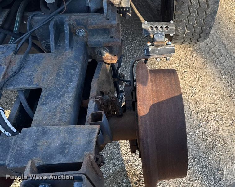 image for item EA2004 1996 Mack RB690S crane truck