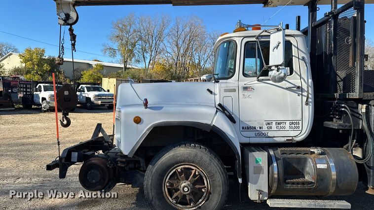 image for item EA2004 1996 Mack RB690S crane truck