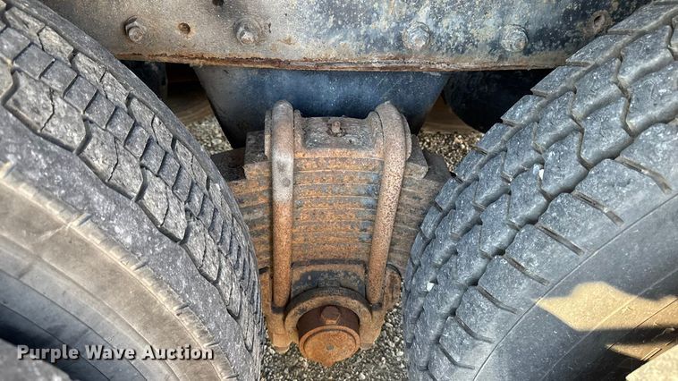 image for item EA2004 1996 Mack RB690S crane truck