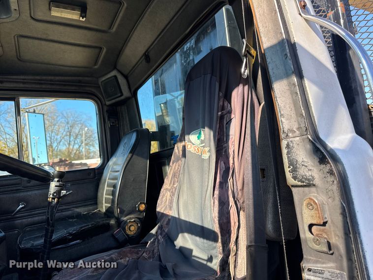 image for item EA2004 1996 Mack RB690S crane truck