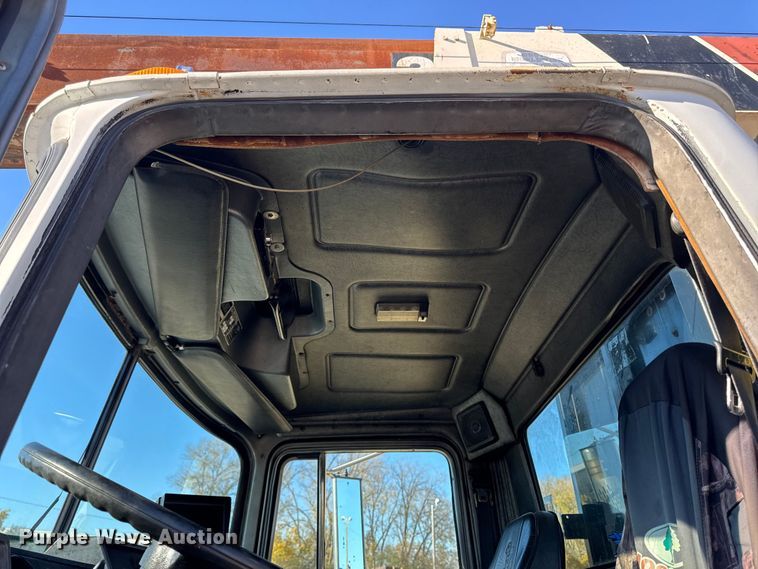 image for item EA2004 1996 Mack RB690S crane truck