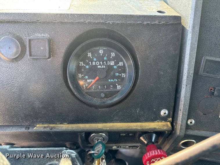 image for item EA2004 1996 Mack RB690S crane truck