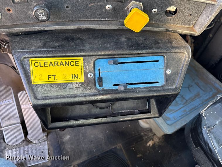 image for item EA2004 1996 Mack RB690S crane truck